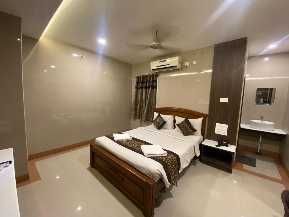 Hotel Sivas Regency Theni Buitenkant foto