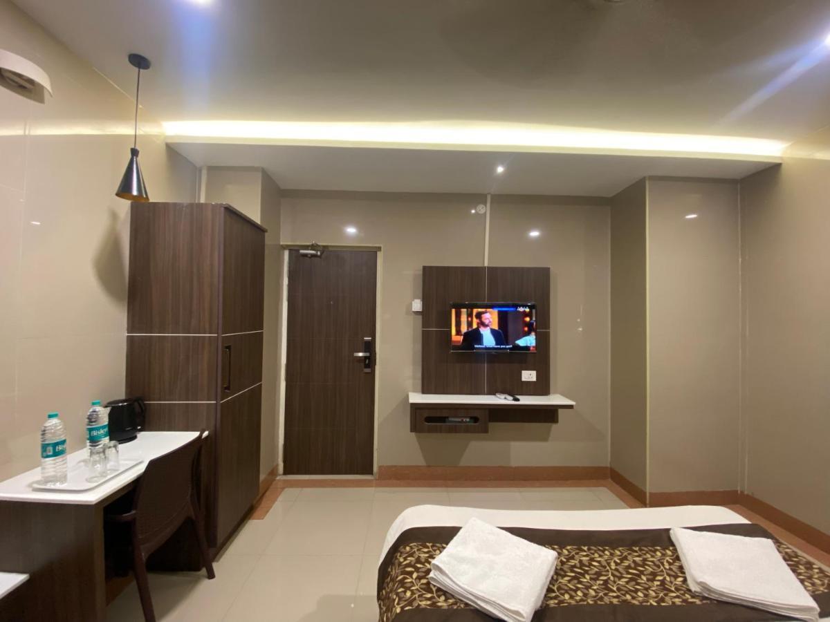 Hotel Sivas Regency Theni Buitenkant foto