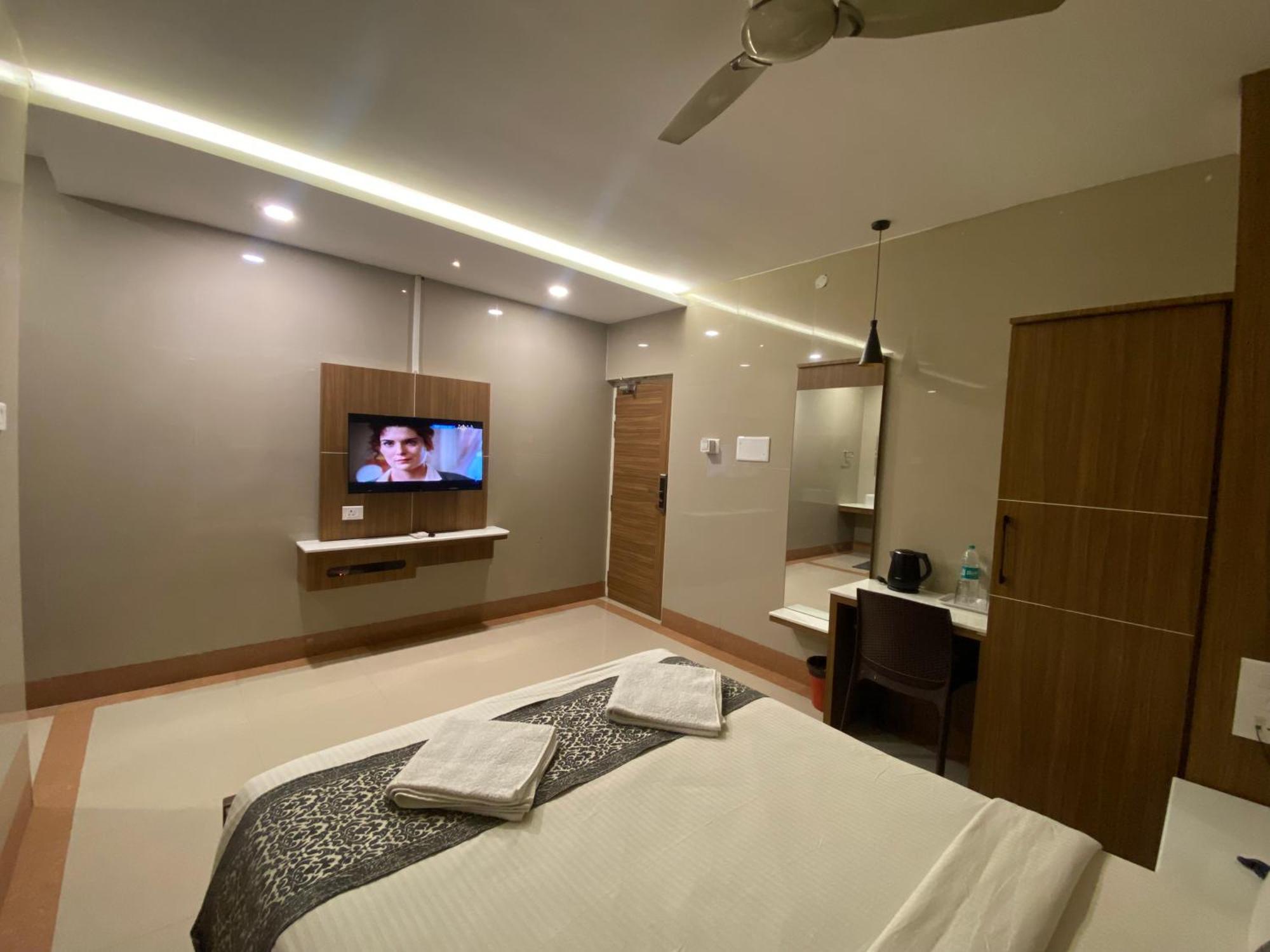 Hotel Sivas Regency Theni Buitenkant foto